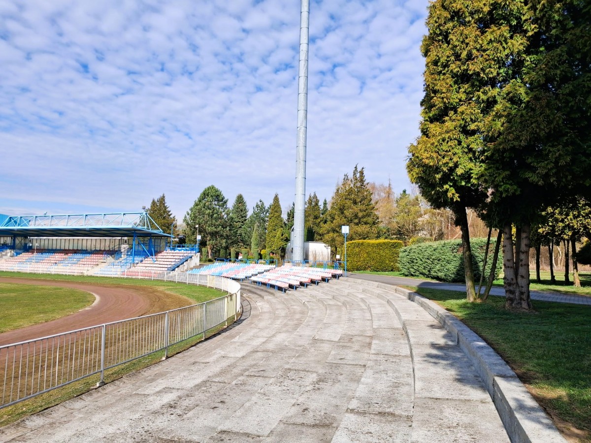 Stadion do gry w&nbsp;piłkę nożną 