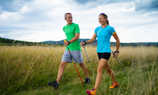 PAra trenuje nordic walking
